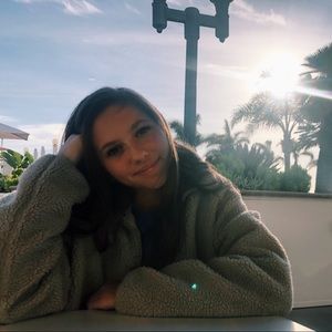 Meet your Posher, Cece